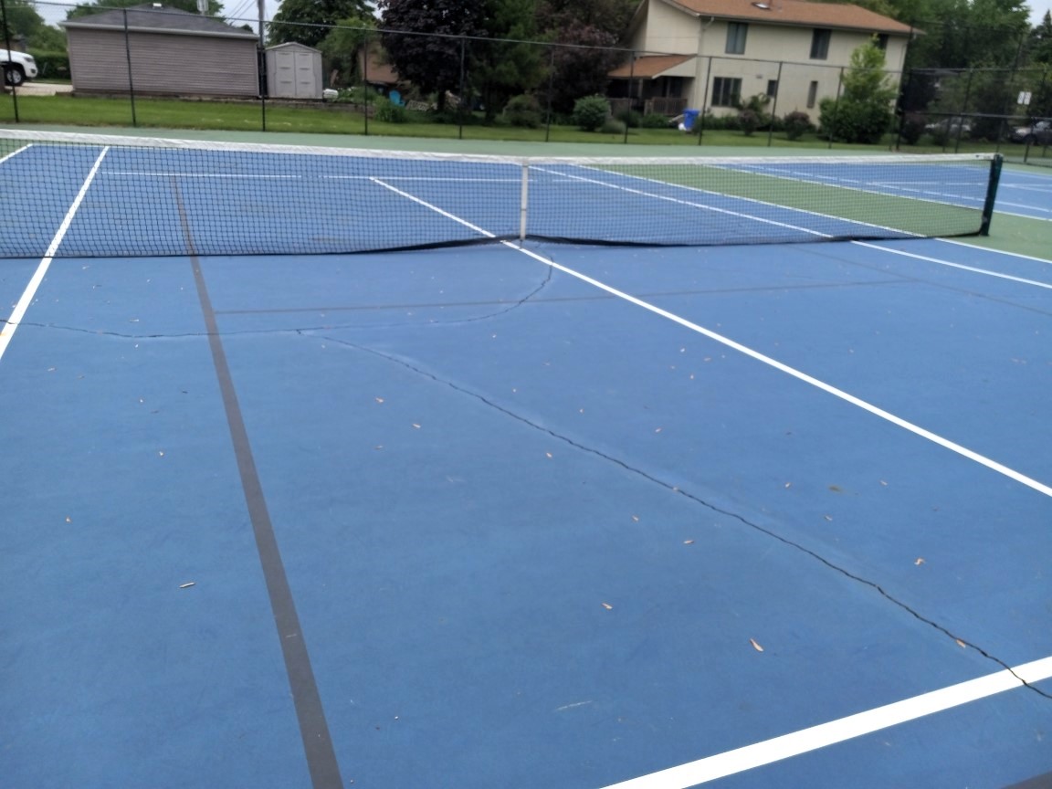 Tennis/pickleball court