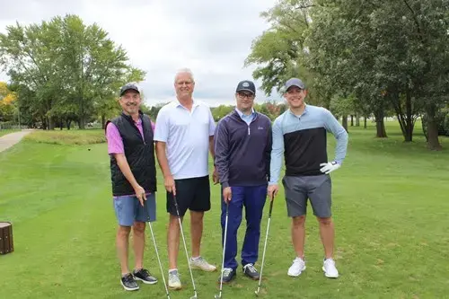 golfers at foundation outing